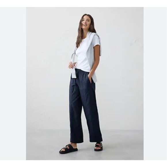 Banana Republic Wide Leg Crop. High tie waist. Navy. Small - Picture 1 of 16